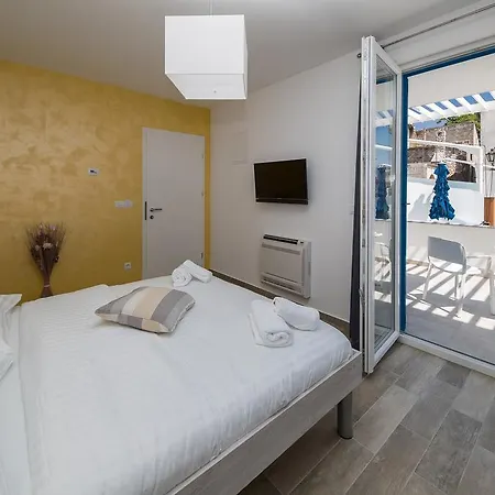 Pellio Guest house